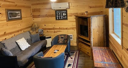 Your base camp to Tuscobia Tr! Private cottage and access to trails! Dogs!