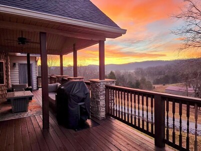 MOUNTAIN CABIN IN EAST TENNESSE