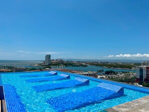 Piscine extérieure, piscine chauffée