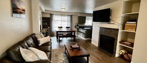 スマートテレビ、PC モニター