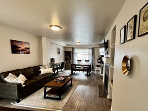 Smart TV, computer monitors