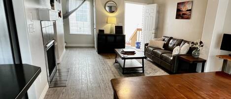 Smart TV, computer monitors