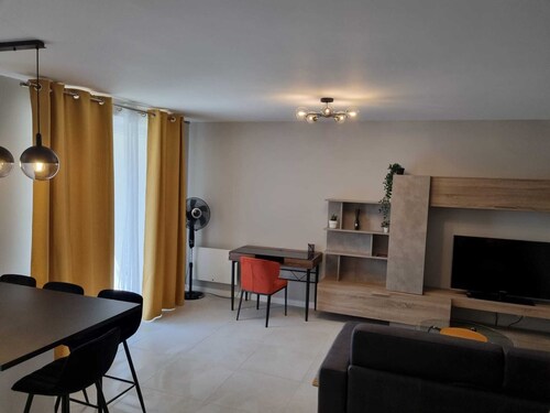 Le Monti, upscale apartment near airbus and 5 min from MEETT, and airport