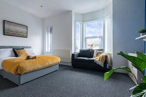 4 chambres, bureau, fer et planche à repasser, Wi-Fi