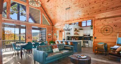 MTN VIEWS! Modern Cabin, Hot tub, Games, Families!