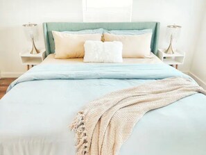 3 bedrooms, iron/ironing board, WiFi, bed sheets
