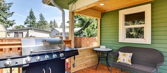 Charming Portland Home, Walk to Light Rail!