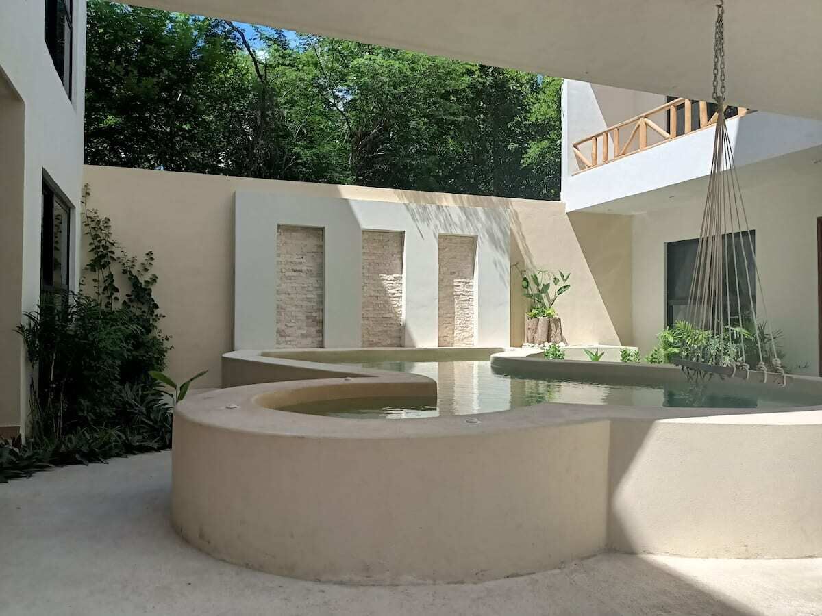 Kolam renang outdoor