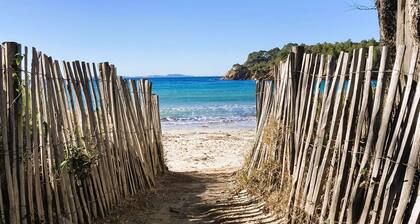 House for 6 people with a shared pool in the Valcros domain in La Londe-les-Maures