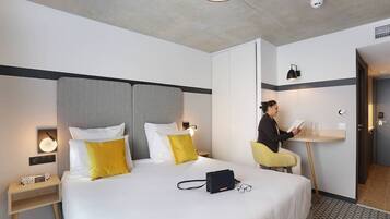 Caja de seguridad en la habitación, wifi gratis y ropa de cama