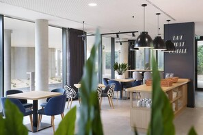 Dining - Appartement Neuf près de l'Aéroport +WIFI Gratuit! (Toulouse)