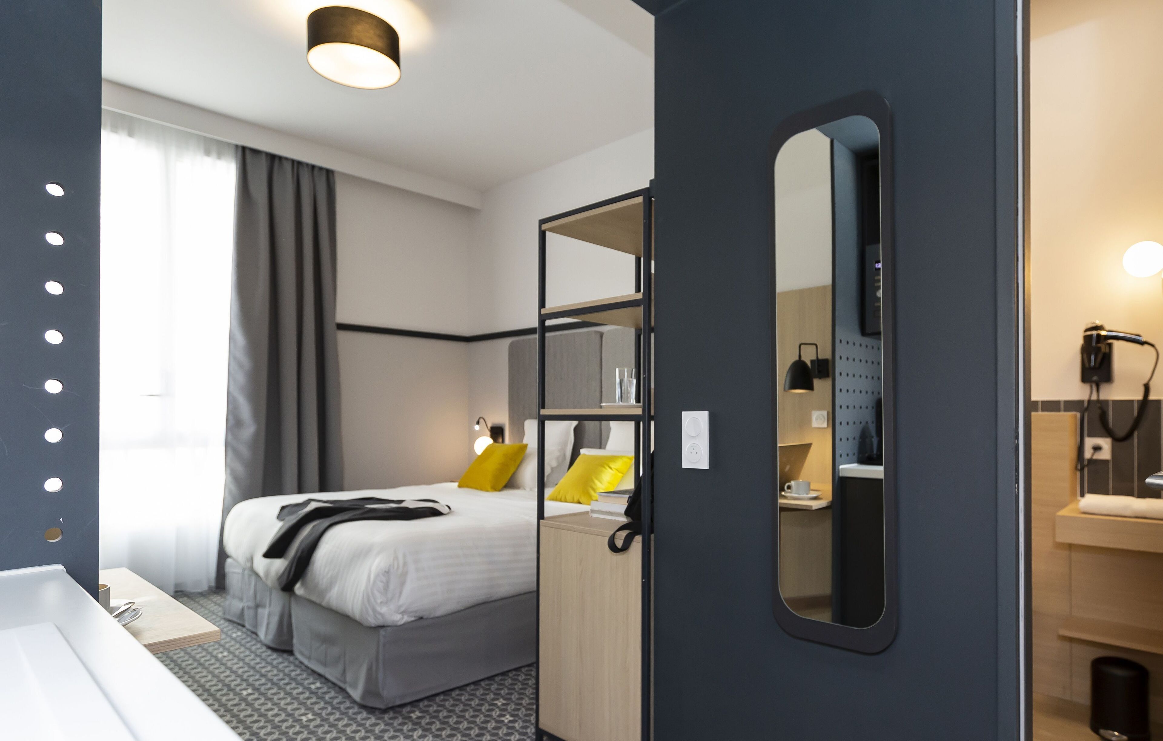 Coffres-forts dans les chambres, Wi-Fi gratuit, draps fournis