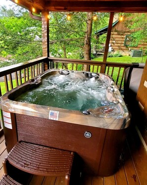 Tina de hidromasaje al aire libre