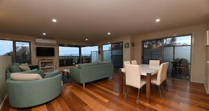 Luxury Waratah Bay Beach House with sweeping views of Wilsons Prom