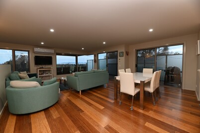Luxury Waratah Bay Beach House with sweeping views of Wilsons Prom