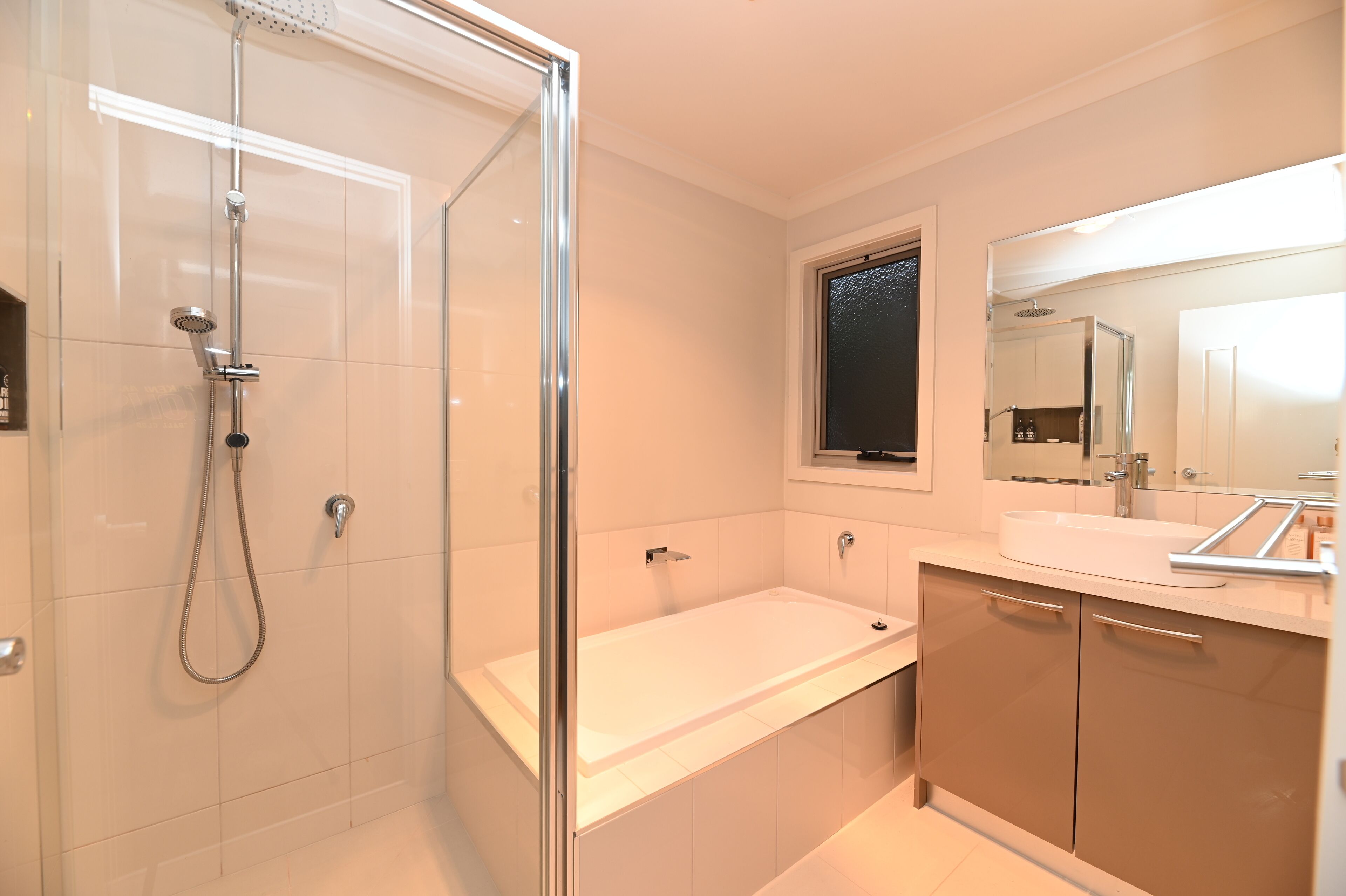 Baignoire, papier toilette
