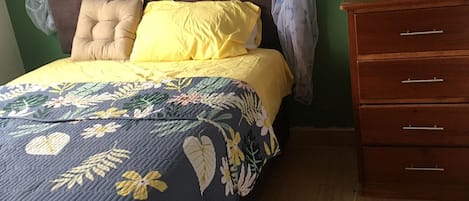 2 bedrooms, desk, iron/ironing board, free WiFi