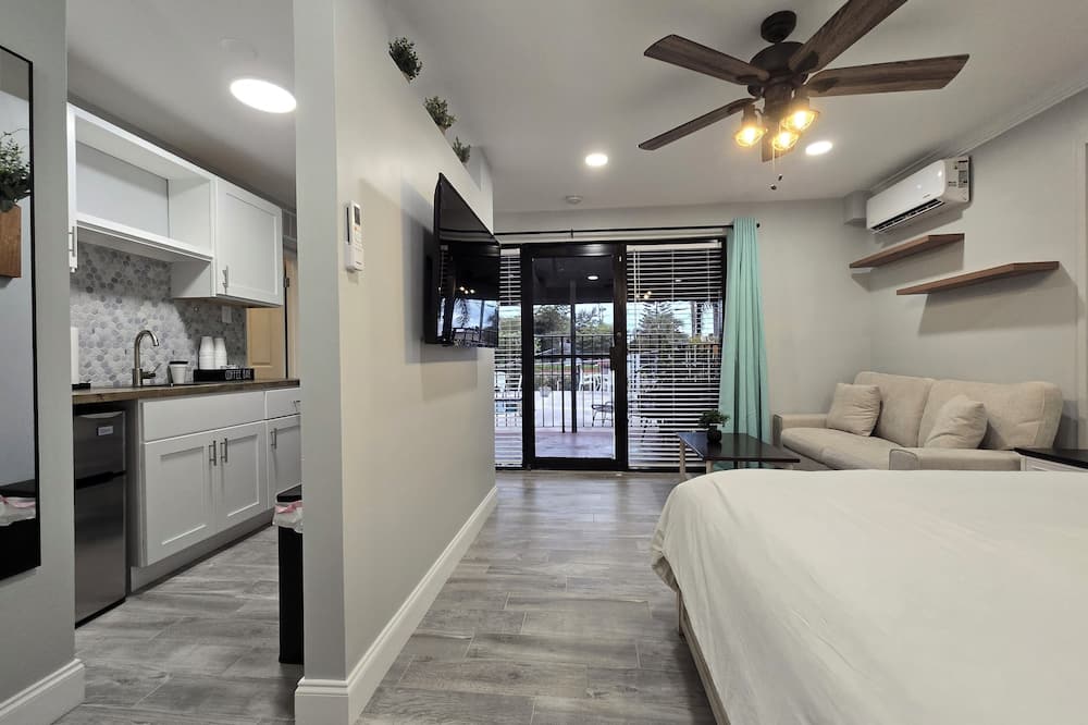 Sunny Palms Inn