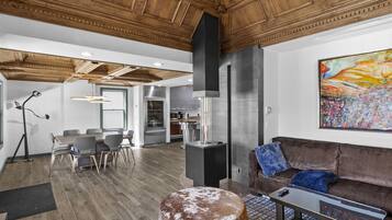 Smart TV, fireplace, video games, books