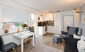 Unclassified image, 5 of 33, button - Sonnenidyll - 2-zimmer-ferienidyll in Strand- und Waldnähe, Zentrumsnah (Sylt)