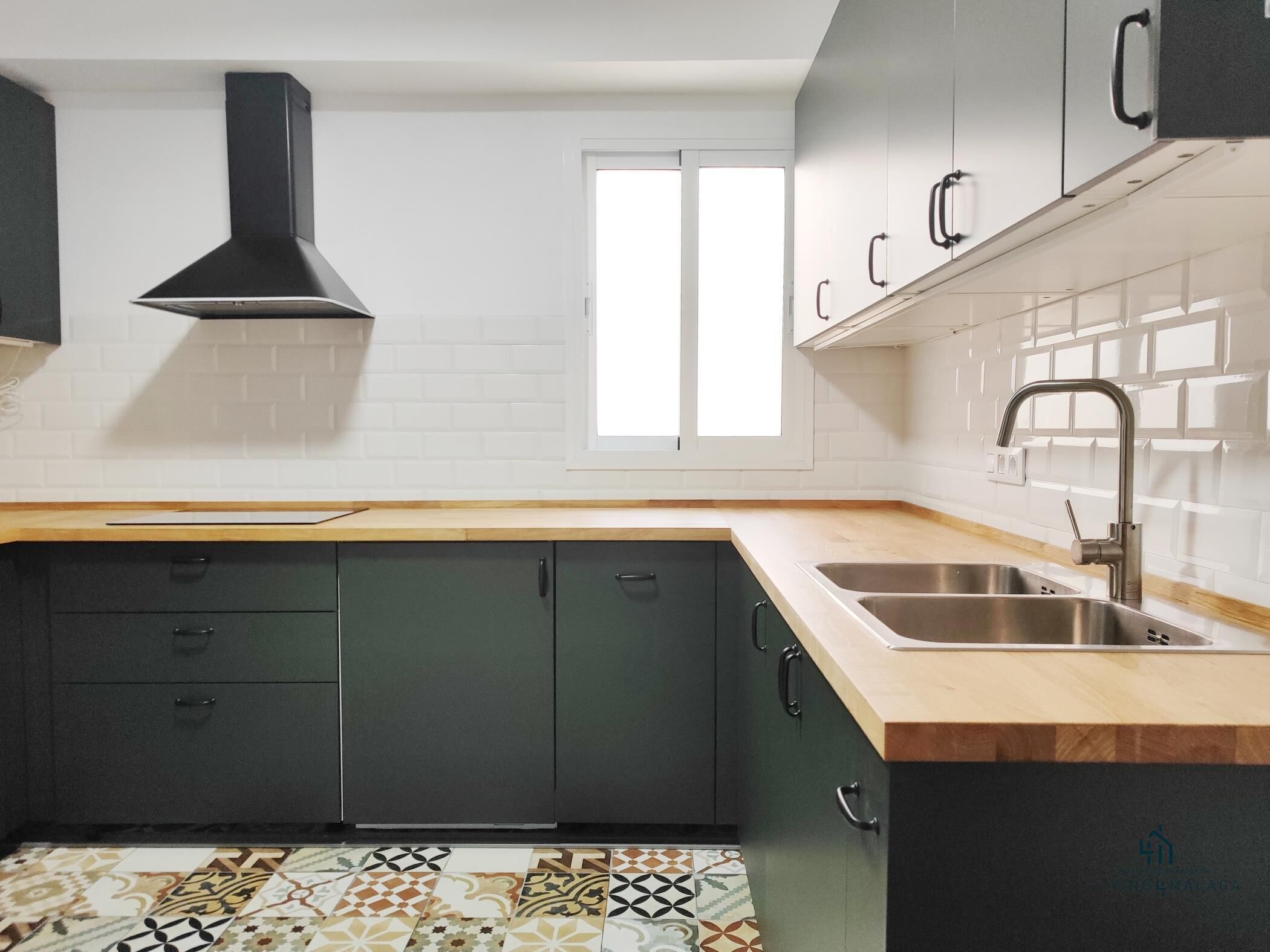 Réfrigérateur, micro-ondes, four, lave-vaisselle