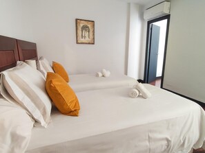 4 bedrooms, iron/ironing board, Internet, bed sheets - Living4malaga Sun Terrace Penthouse (Málaga)