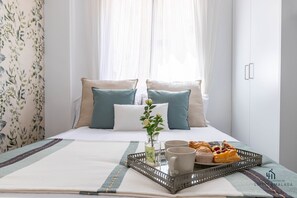 3 bedrooms, iron/ironing board, Internet, bed sheets - Living4malaga Sea Breeze Apartment (Málaga)