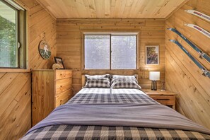 3 habitaciones, tabla de planchar con plancha y cuna de viaje 