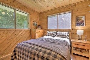 3 habitaciones, tabla de planchar con plancha y cuna de viaje 