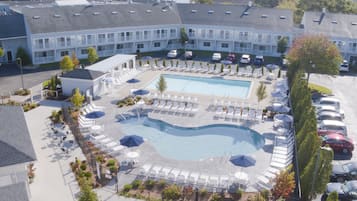 Indoor pool, outdoor pool