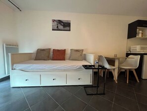 1 chambre, bureau, Wi-Fi gratuit, draps fournis