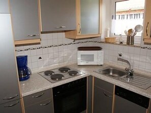 Microwave, oven, dishwasher, coffee/tea maker