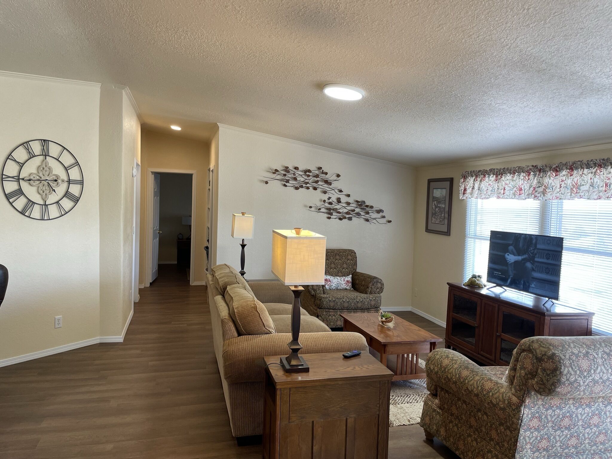 智能電視、書籍