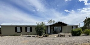 Exterior - Spacious and Pet friendly with perfect climate control using central Ac/Heat.... (Aztec)
