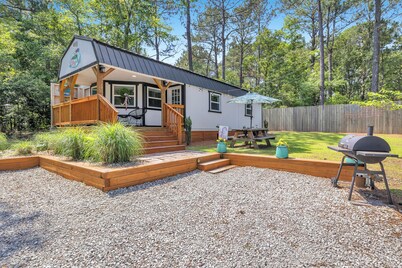 Secluded Tiny Home Only Minutes To ☀️ 🏝 Topsail Island, NC 🏝☀️