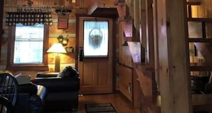 Cabin Close to Pigeon Forge in Echota Resort