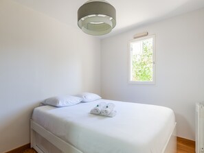 1 chambre, fer et planche Ă repasser, Wi-Fi, draps fournis
