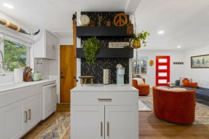 Interior - Retro Cabin, 2 porches, fireplace, Dog Friendly fenced yard (Lakeside)