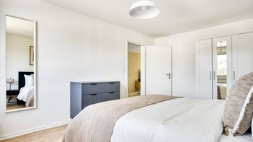 2 makuuhuonetta, silitysrauta/-lauta, Wi-Fi, vuodevaatteet