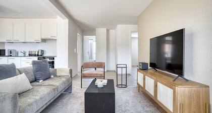 Roomy Dietikon 3.5 Room w/ Storage, 1 min to Market, by Blueground