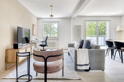 Roomy Dietikon 3.5 Room w/ Storage, 1 min to Market, by Blueground