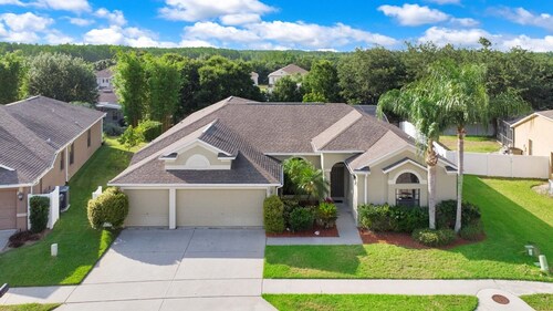 Luxury Home, Arcade,  Heated  Private Pool Free, Near Disneyland. Pet Friendly.