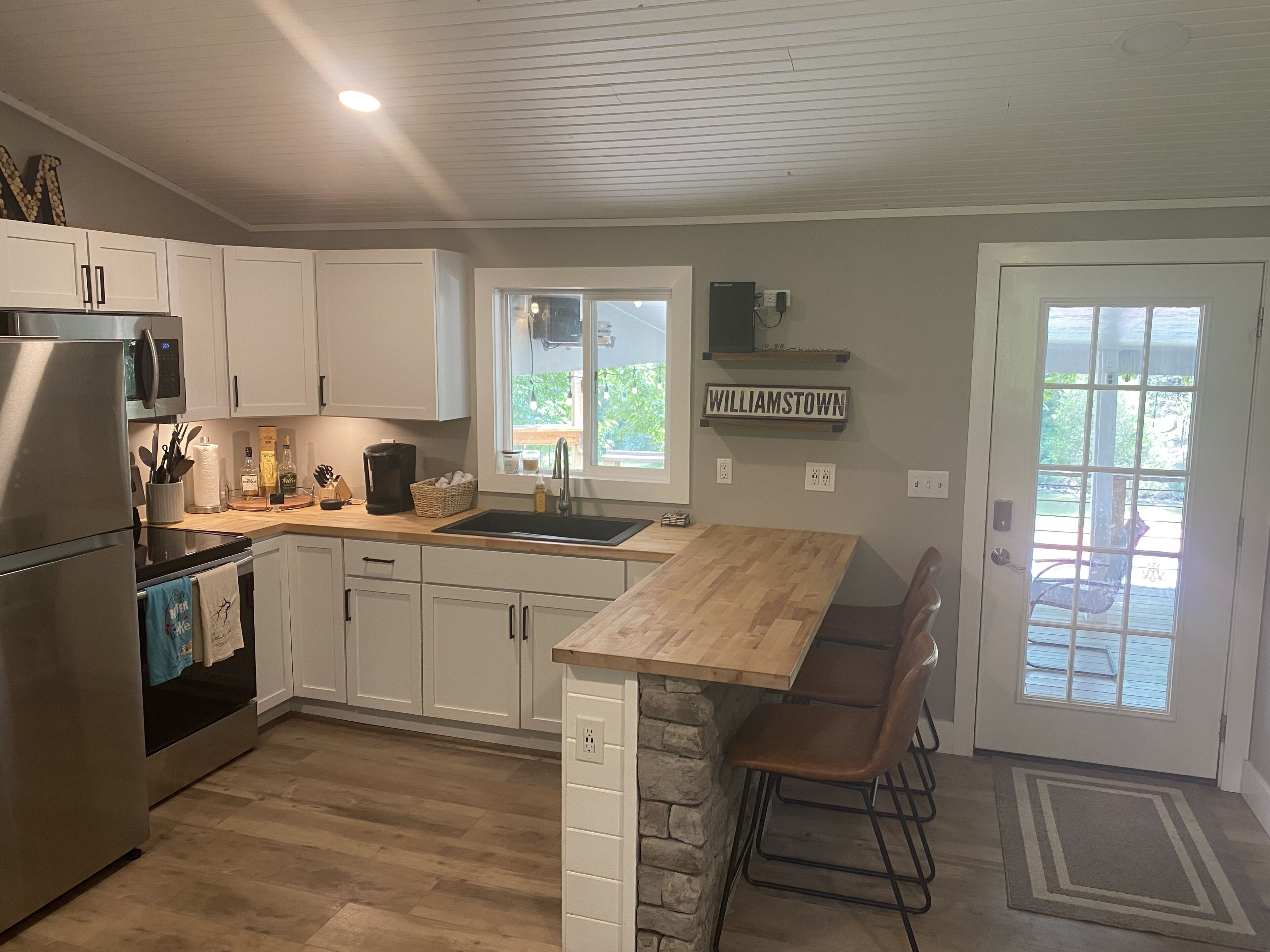 雪櫃、微波爐、焗爐、爐具