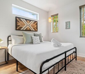 3 Schlafzimmer, Schreibtisch, Bügeleisen/Bügelbrett, kostenloses WLAN