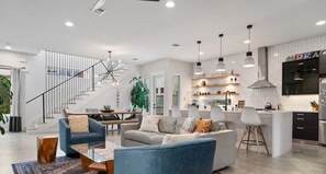 Smart TV, Netflix, Hulu, books