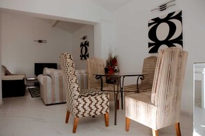 Fernseher, Stereoanlage