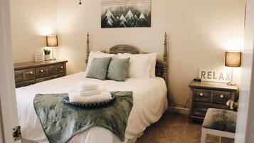 2 chambres, fer et planche à repasser, Wi-Fi, draps fournis