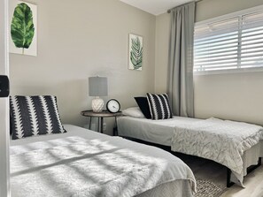 3 chambres, fer et planche à repasser, accès au Wi-Fi (inclus)
