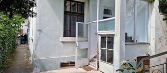 House with yard in the centre of the city not far from the beach