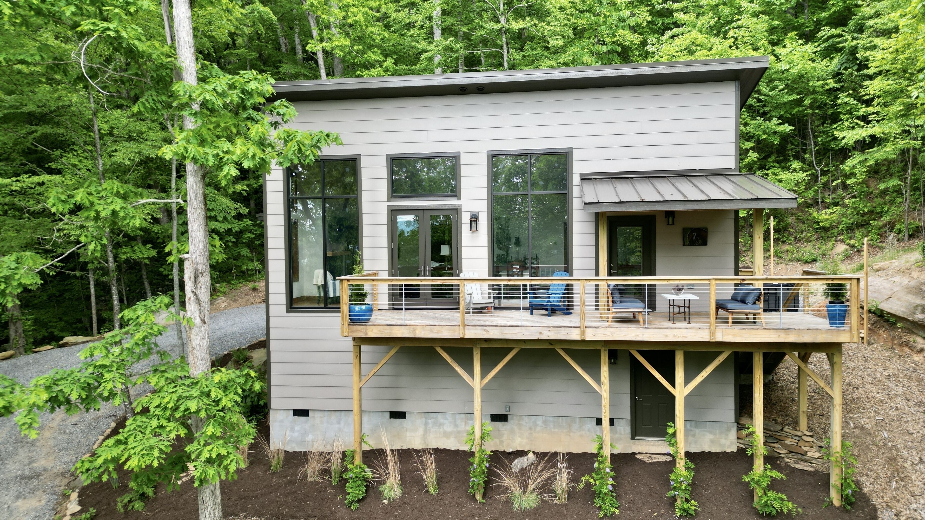 Stunning Mountain-Modern Cabin Close to Asheville w/Hot Tub!